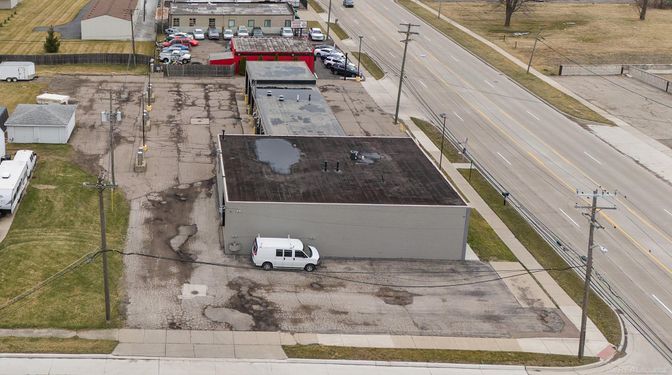 Exterior, Drone