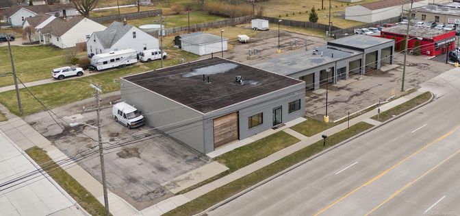 Exterior, Drone
