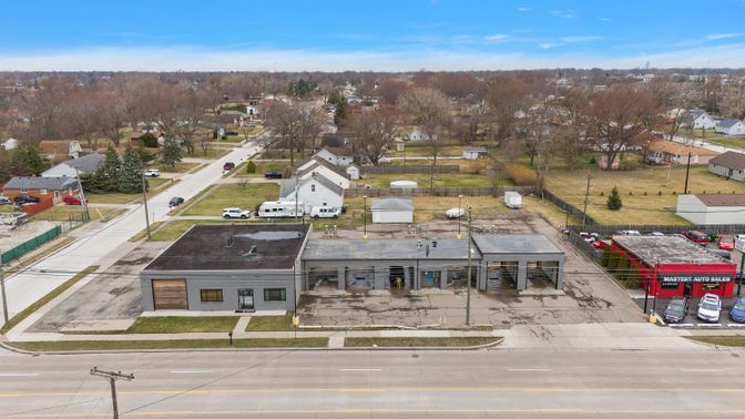 Exterior, Drone