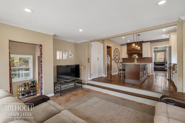 Interior, Kitchen, Living room, Pendant Lights, Recessed Lighting, Wood Texture Flooring