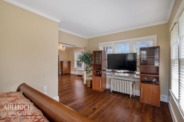 Chandelier, Interior, Wood Texture Flooring