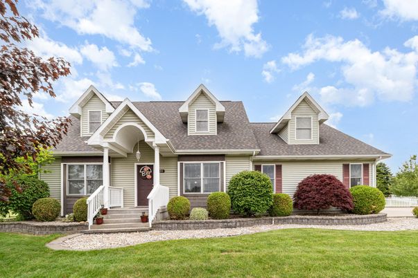 Exterior, Facade, Cape Cod