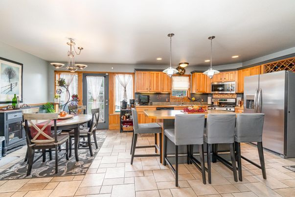 Dining room, Interior, Kitchen, Pendant Lights, Recessed Lighting, Stainless Steel Appliances