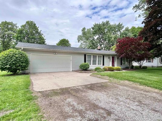 Attached, Exterior, Facade, Ranch