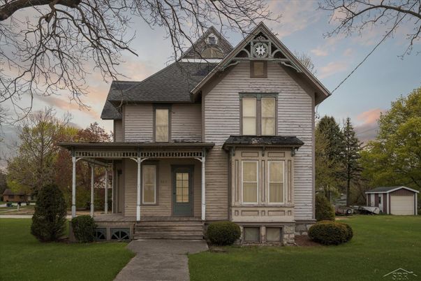 Exterior, Facade, Queen Anne Victorian