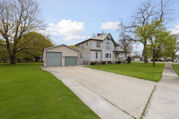 Backyard, Detached Garage, Exterior