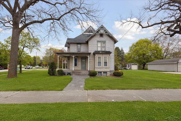 Backyard, Exterior, Facade, Queen Anne Victorian