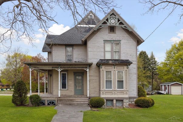Exterior, Facade, Queen Anne Victorian