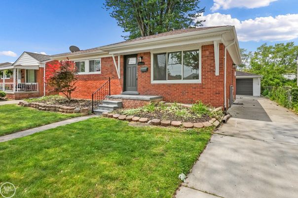 Exterior, Facade, Brick Facade, Split Level