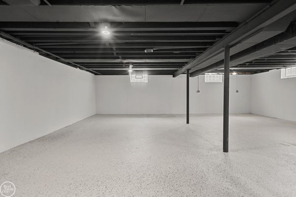 Empty room, Interior, Wooden Beams
