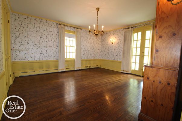 Chandelier, Empty room, Interior, Wood Texture Flooring