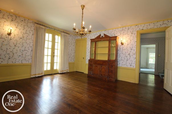 Chandelier, Empty room, Interior, Wood Texture Flooring