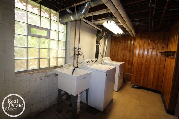 Interior, Washer, Wooden Walls
