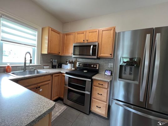 Interior, Kitchen, Stainless Steel Appliances
