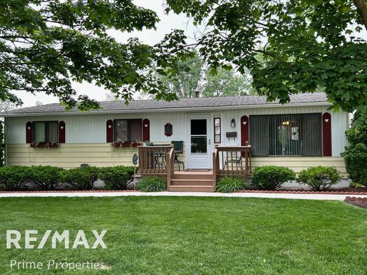 Backyard, Exterior, Facade, Ranch