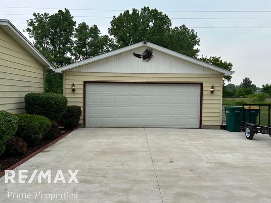 Detached Garage, Exterior