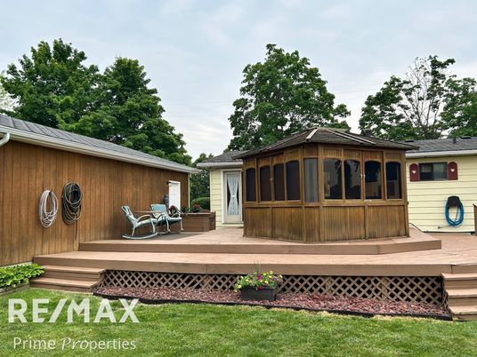 Backyard, Exterior, Hot Tub