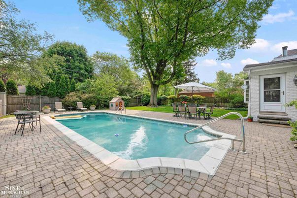 Exterior, Pool