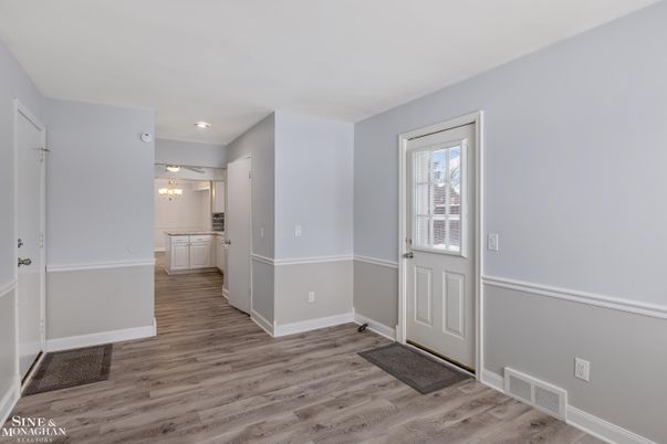 Interior, Recessed Lighting, Wood Texture Flooring