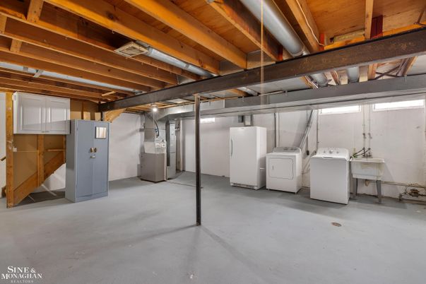 Interior, Washer, Wooden Beams, Wooden Ceilings