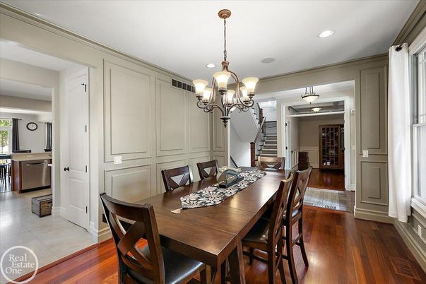 Chandelier, Dining room, Interior, Recessed Lighting, Wood Texture Flooring