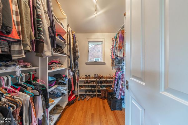 Interior, Walk-in Closets, Wood Texture Flooring