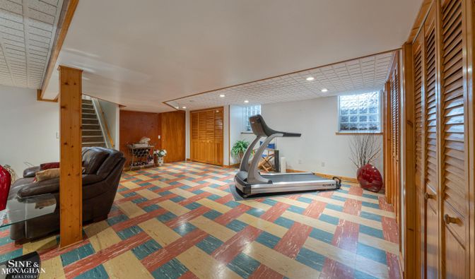 Fitness Equipment, Interior, Recessed Lighting
