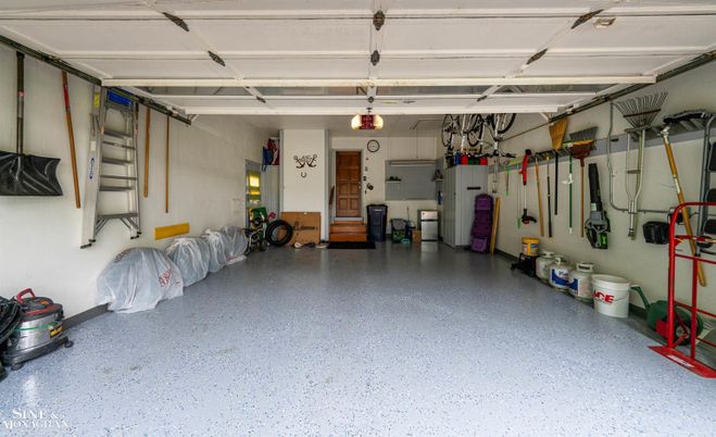 Garage, Interior