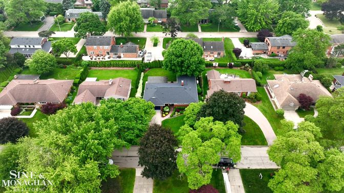 Exterior, Drone
