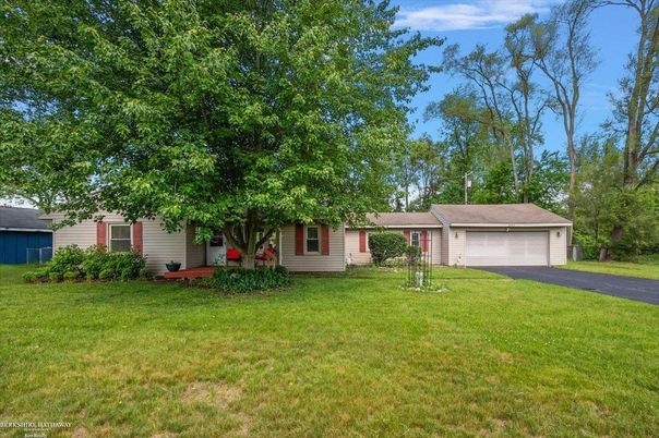 Backyard, Detached Garage, Exterior