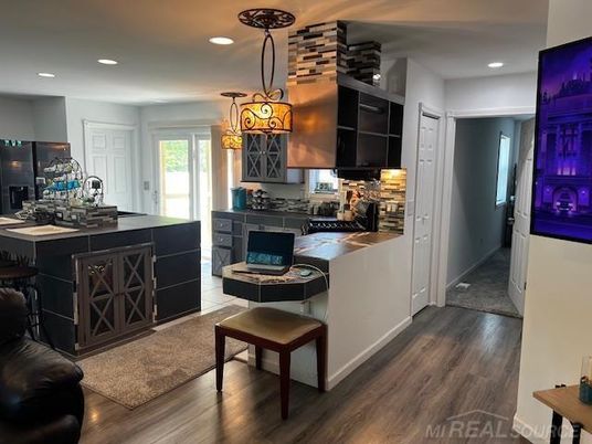 Interior, Kitchen, Pendant Lights, Recessed Lighting, Wood Texture Flooring