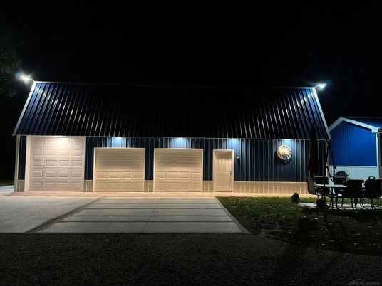 Detached Garage, Exterior