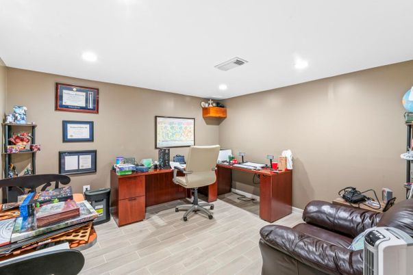 Home Office, Interior, Recessed Lighting, Wood Texture Flooring