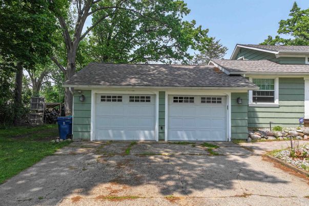 Detached Garage, Exterior