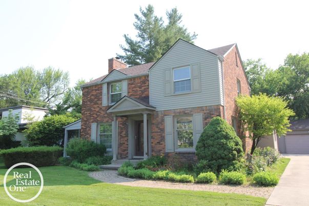 Exterior, Facade, Brick Facade, Split Level