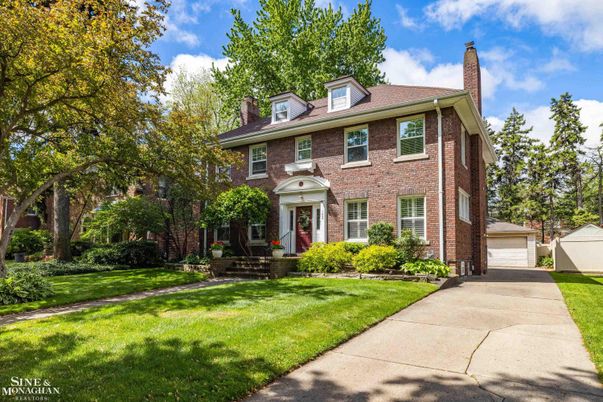 Detached Garage, Exterior, Facade, Brick Facade, Georgian