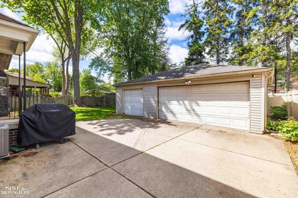 Detached Garage, Exterior