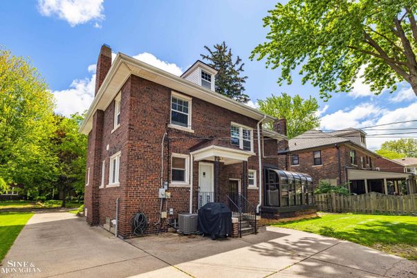 Exterior, Facade, Brick Facade, Rowhouse