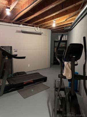 Fitness Equipment, Interior, Wooden Beams