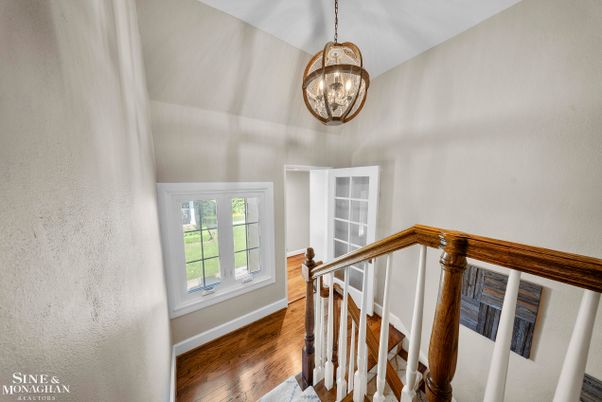 Interior, Pendant Lights, Wood Texture Flooring