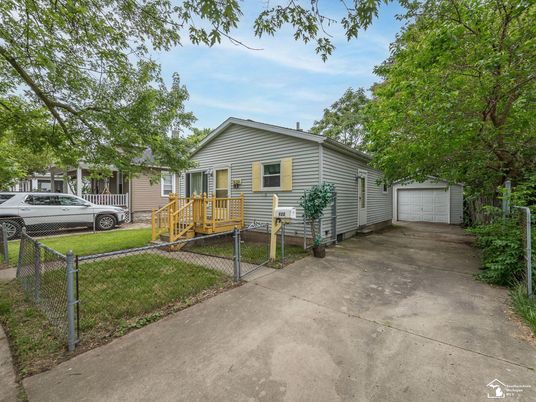 Backyard, Detached Garage, Exterior