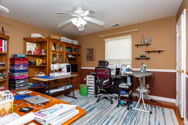 Home Office, Interior
