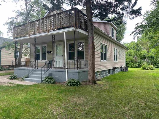 Backyard, Exterior, Facade, Queen Anne Victorian