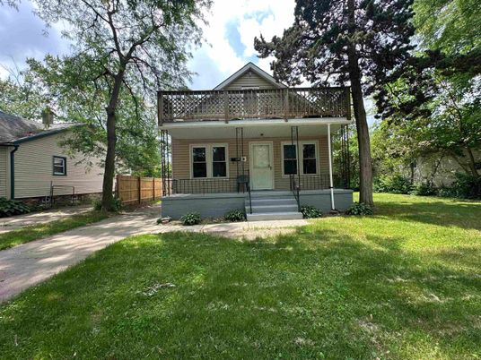 Backyard, Exterior, Facade, Queen Anne Victorian