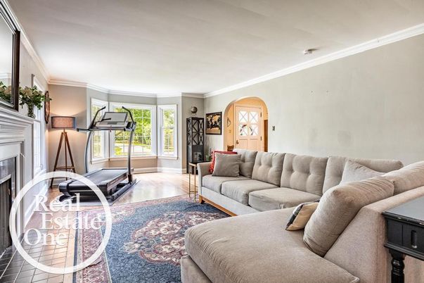 Fireplace, Fitness Equipment, Interior, Living room, Wood Texture Flooring