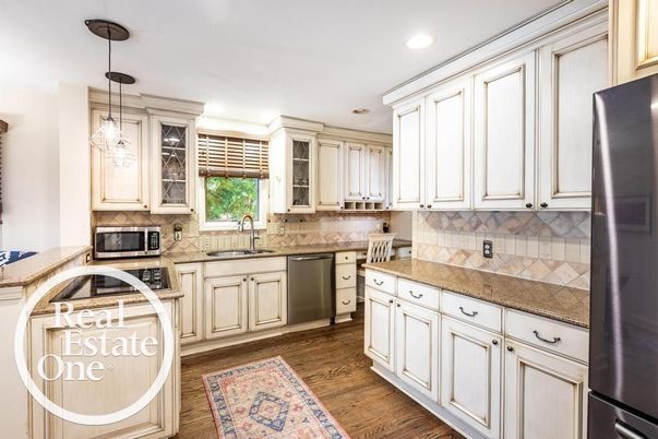 Interior, Kitchen, Pendant Lights, Recessed Lighting, Wood Texture Flooring