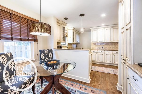 Dining room, Interior, Kitchen, Pendant Lights, Recessed Lighting, Wood Texture Flooring