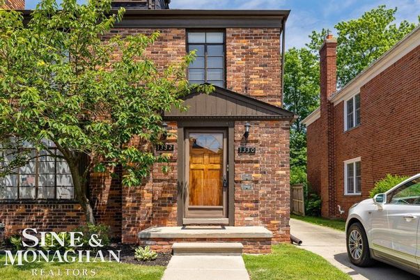 Exterior, Facade, Brick Facade, Rowhouse