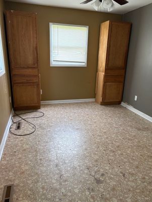 Empty room, Interior