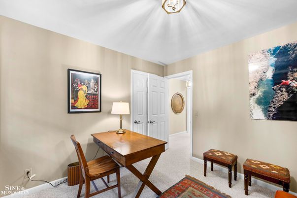 Home Office, Interior